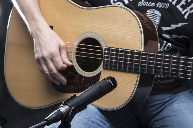 Recording guitars -Acoustic Guitar mic position